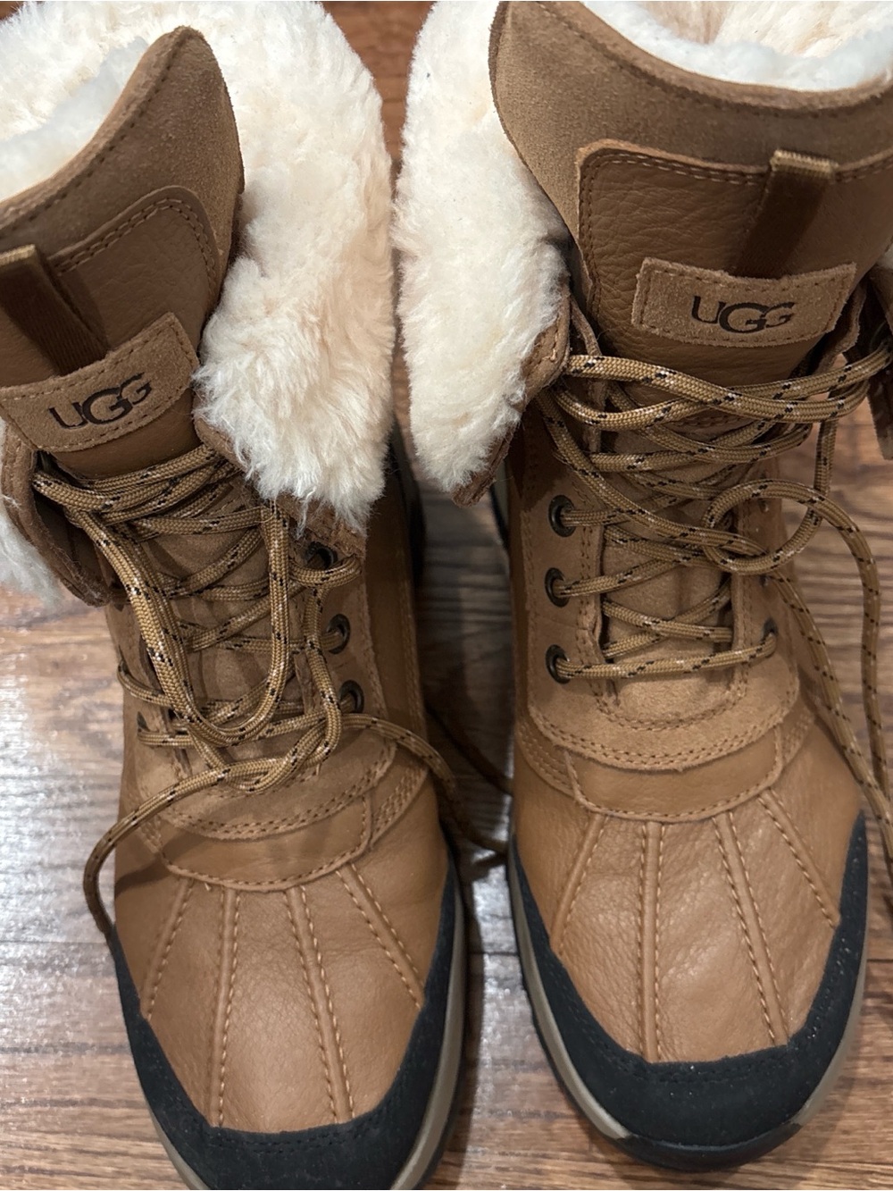 UGG Chestnut/Tan Lace-Up Shearling Winter Boots